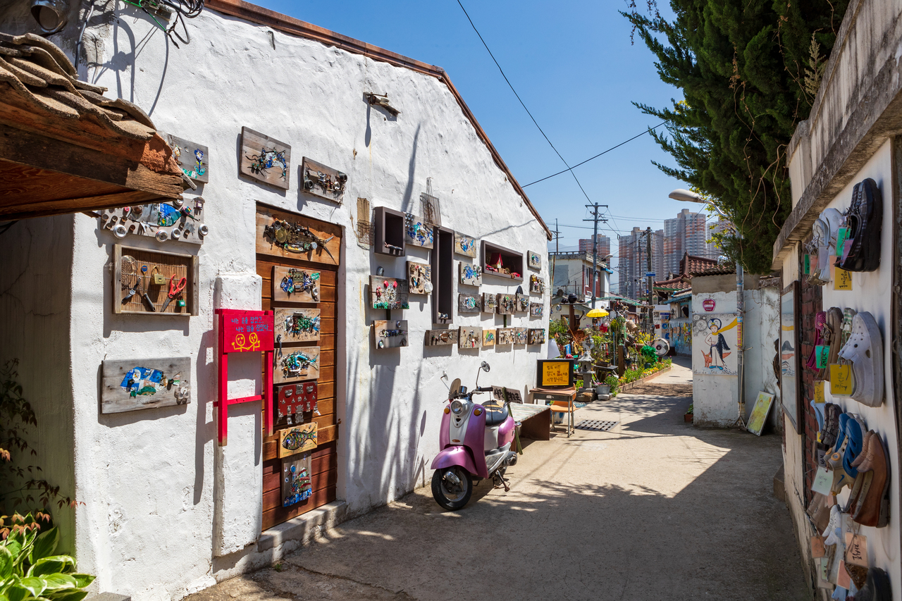 Penguin Village (Yangnim-dong)
